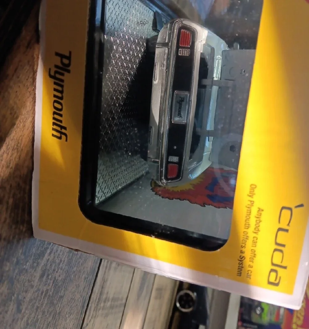 1/24 1971 Plymouth Barracuda 440 White with Blue and Red Stripes Bad Box
